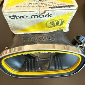 Vintage U.S. Divers Atlantis Dive Mask Box Jacques Cousteau 5077-00